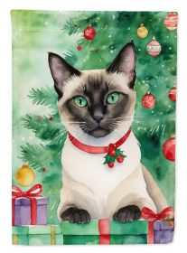 Siamese Cat By the Christmas Tree Garden Flag Mailbox Flag Decorative Yard Flag Banner Outside Patio Artwork Yard Flower Beds, Garden Size, Multicolor